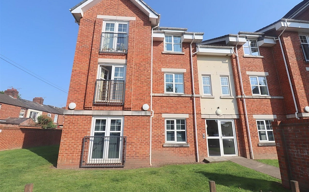 3 bedroom flat to rent