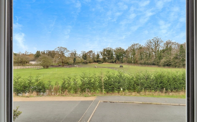 6 bedroom house for sale