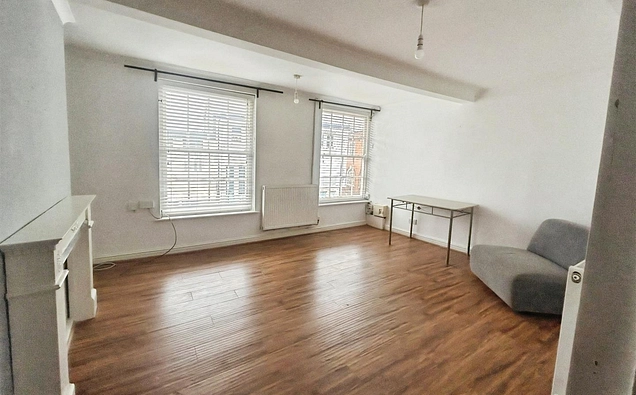 3 bedroom flat to rent